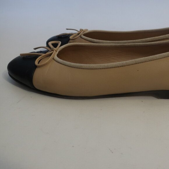 Womens Chanel Beige Black Capped Toe Interlocked CC Ballet Flat Shoes 39 US/8.5 - Picture 8 of 16